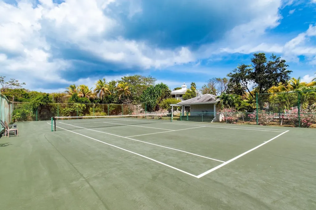 Banks Road Tir Na Nog Eleuthera BS