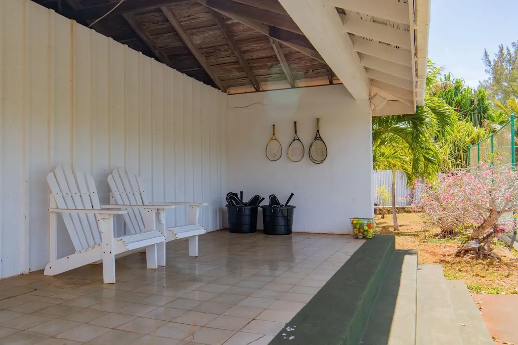 Banks Road Tir Na Nog Eleuthera BS