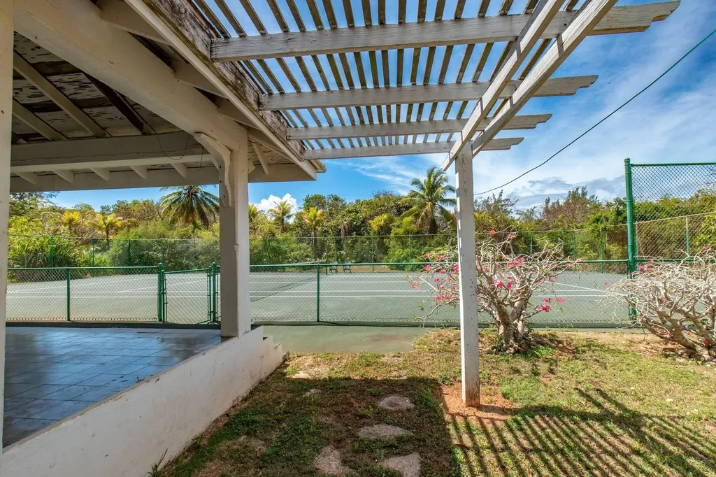 Banks Road Tir Na Nog Eleuthera BS