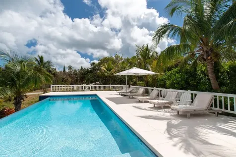 Banks Road Tir Na Nog Eleuthera BS