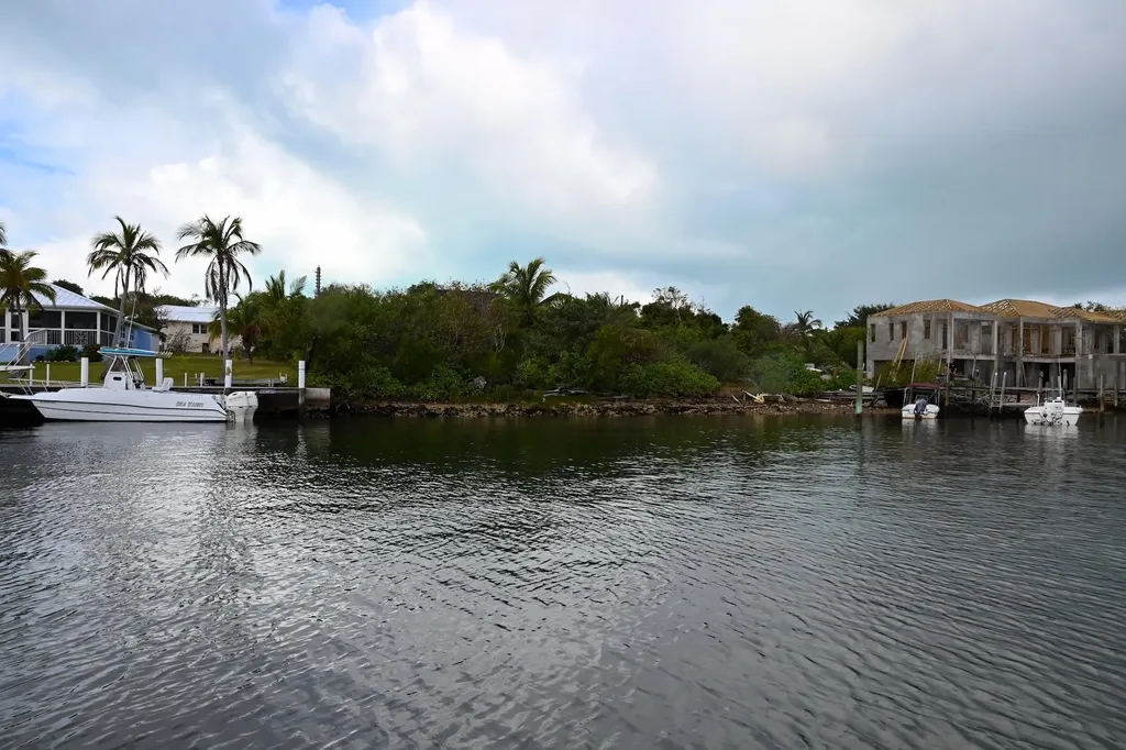 Wally's Place Black Sound Abaco BS