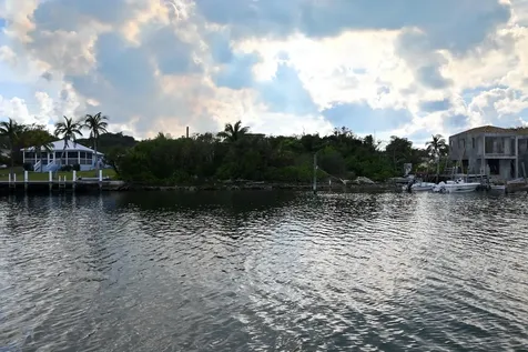 Wally's Place Black Sound Abaco BS