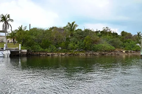 Wally's Place Black Sound Abaco BS