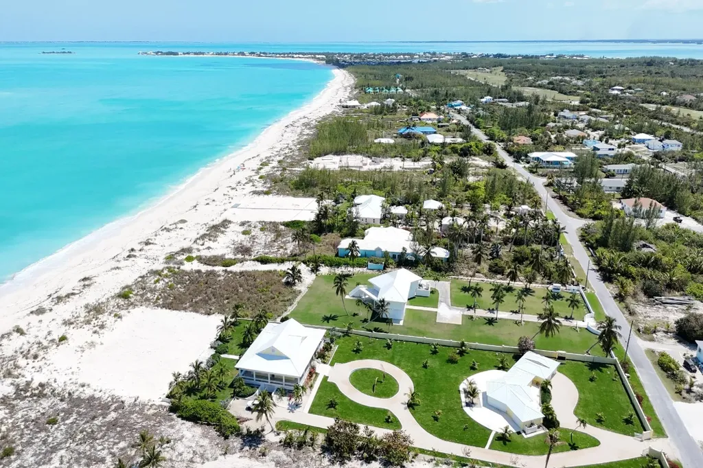 Summertime Ocean Boulevard Abaco BS