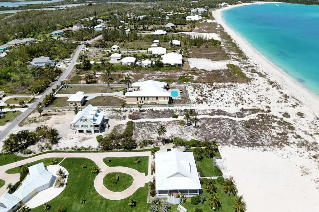 Summertime Ocean Boulevard Abaco BS