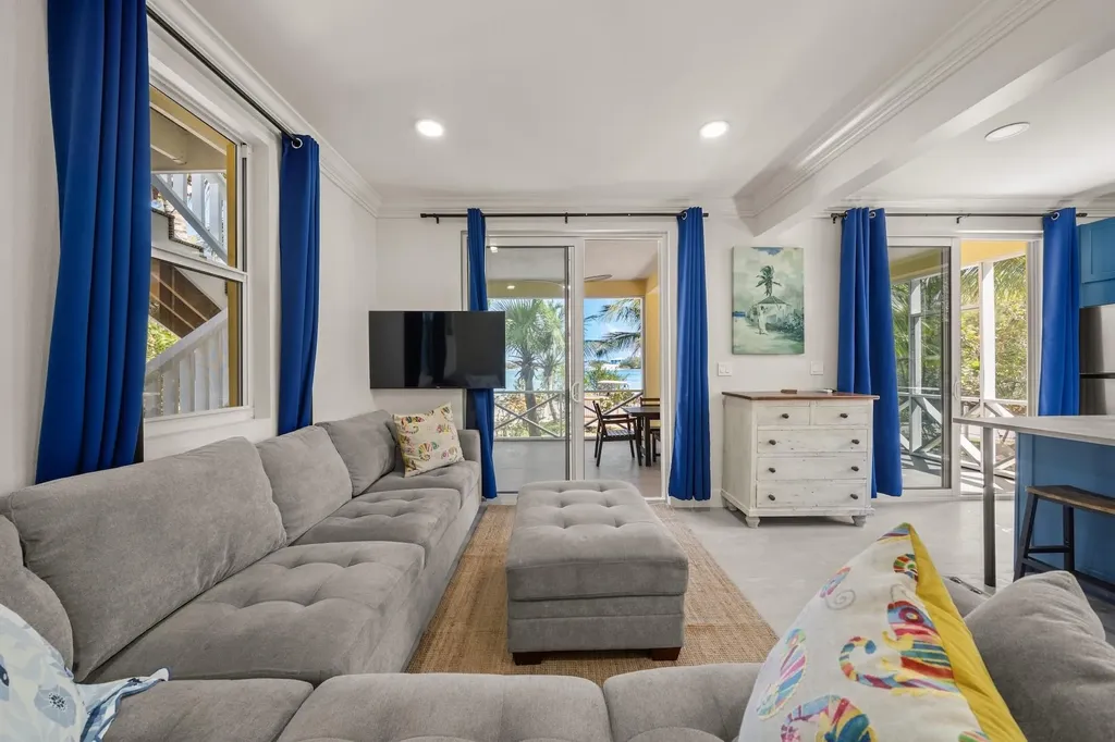 Coco Bay, Green Turtle Ca Abaco BS