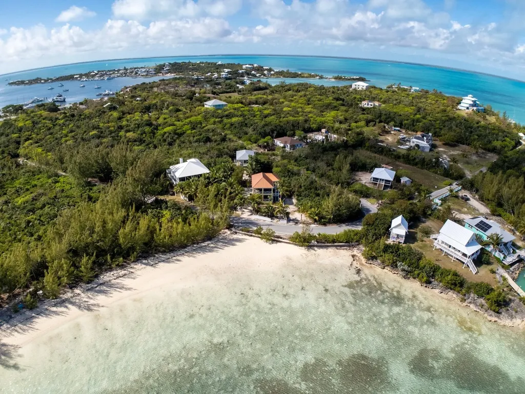 Coco Bay, Green Turtle Ca Abaco BS