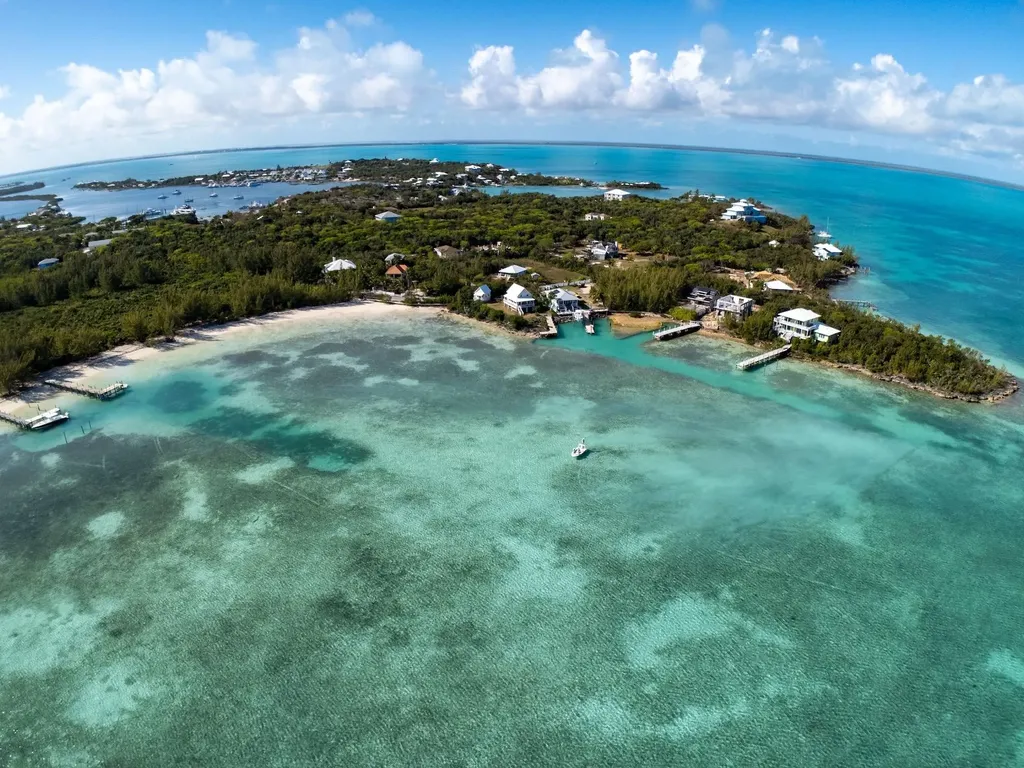 Coco Bay, Green Turtle Ca Abaco BS