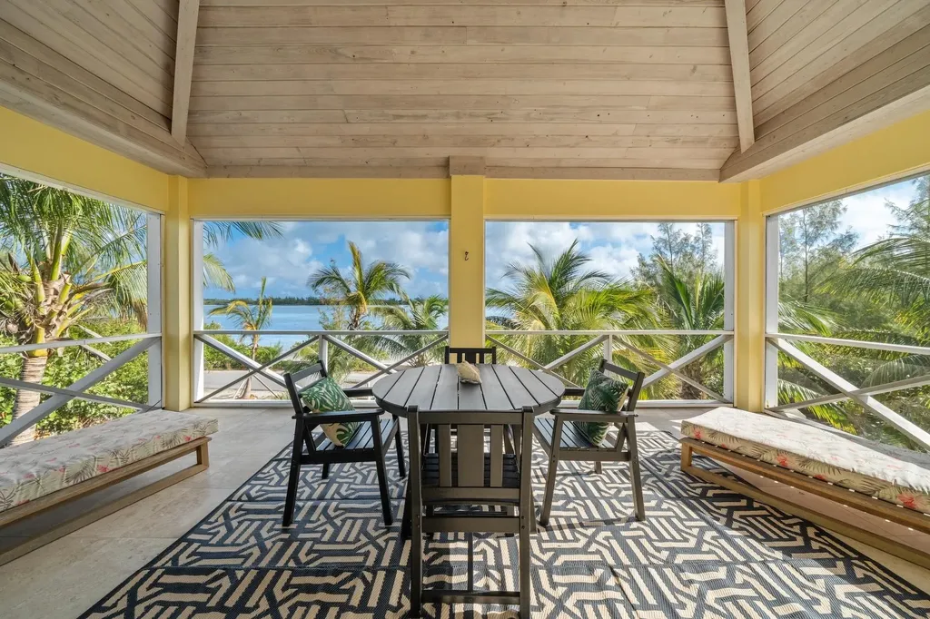 Coco Bay, Green Turtle Ca Abaco BS