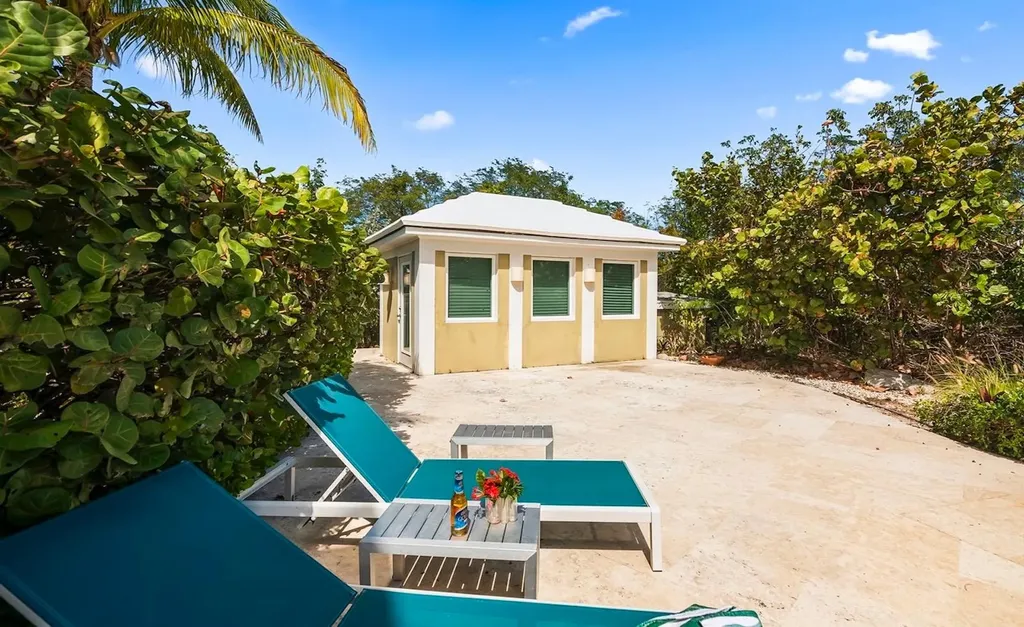 Seahorse Road February Point Exuma BS