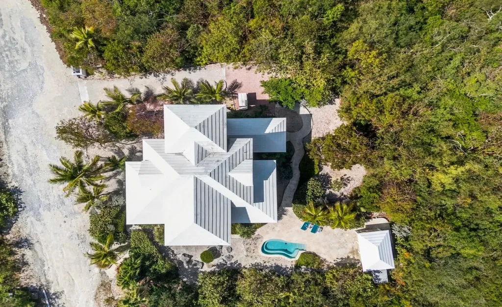 Seahorse Road February Point Exuma BS