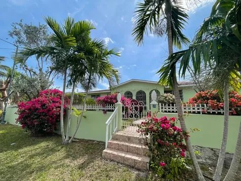 Orange Drive Home New Providence Paradise Island BS