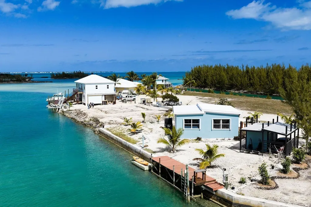 The Little Pearl Abaco BS