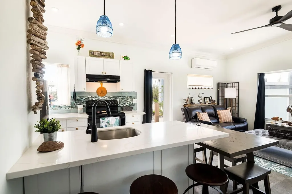 The Little Pearl Abaco BS