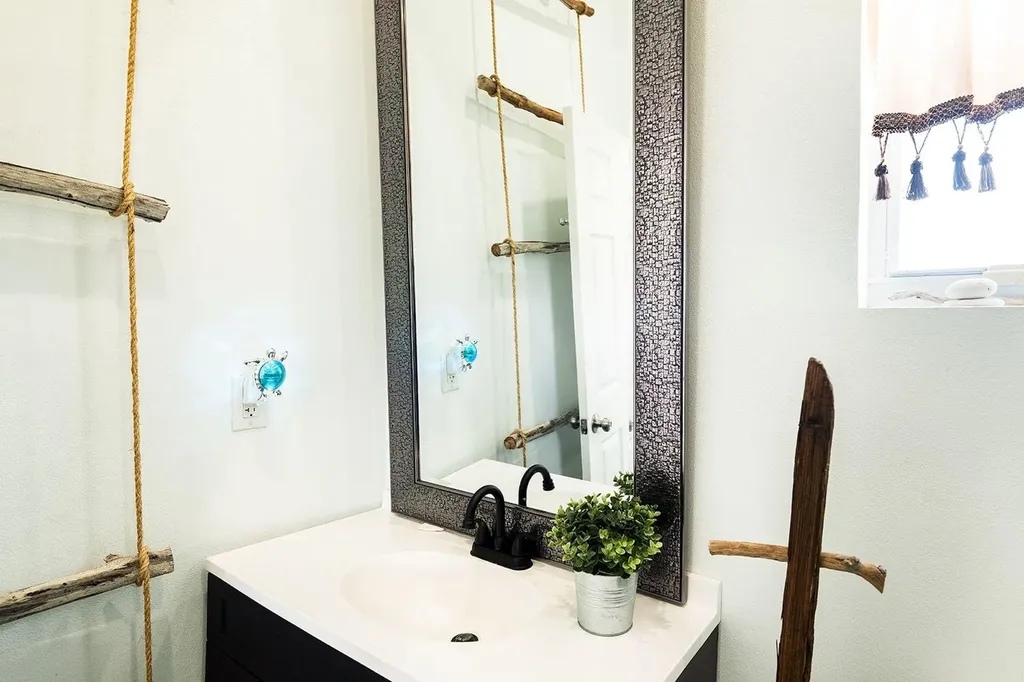 The Little Pearl Abaco BS