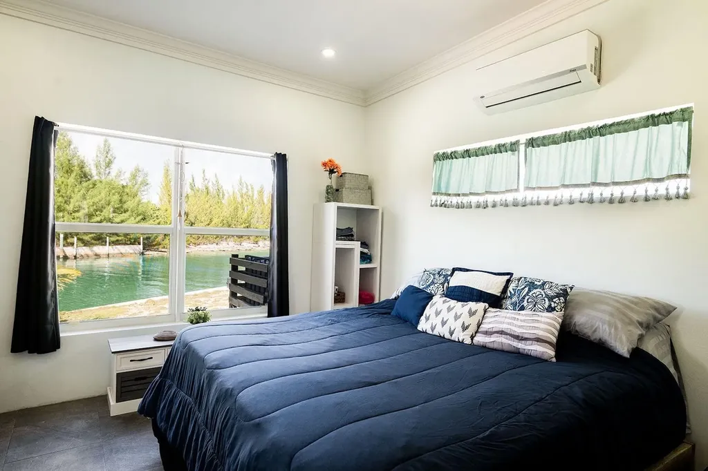 The Little Pearl Abaco BS