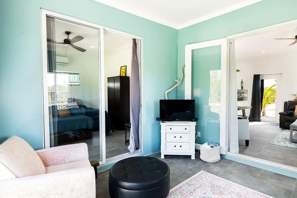 The Little Pearl Abaco BS