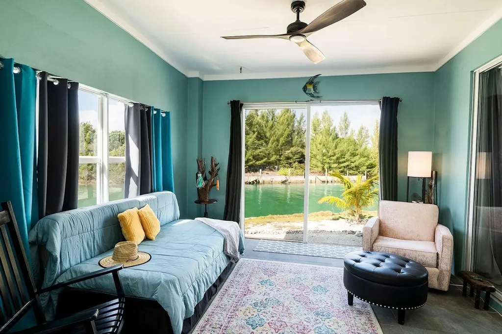 The Little Pearl Abaco BS