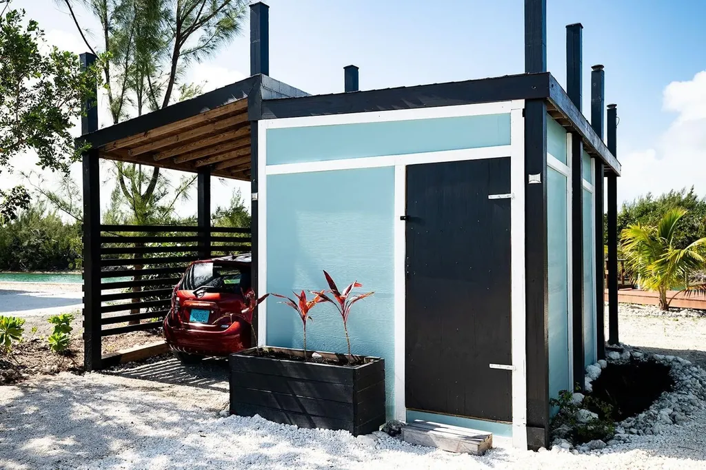 The Little Pearl Abaco BS