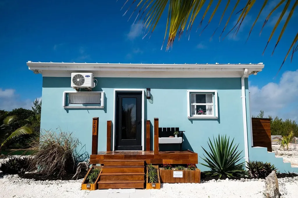 The Little Pearl Abaco BS