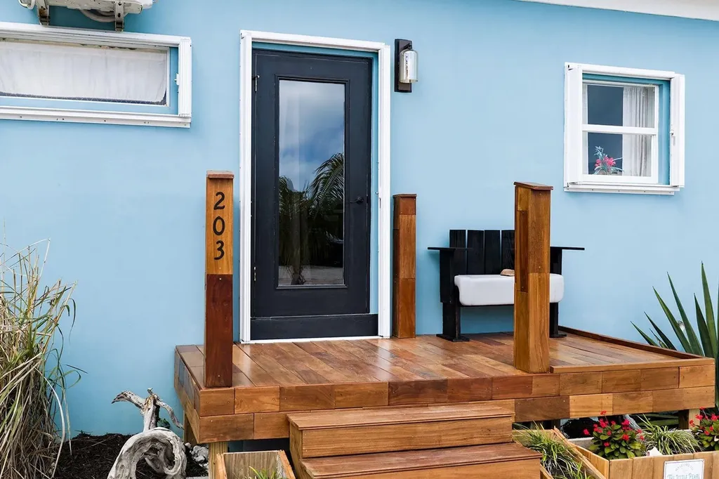 The Little Pearl Abaco BS