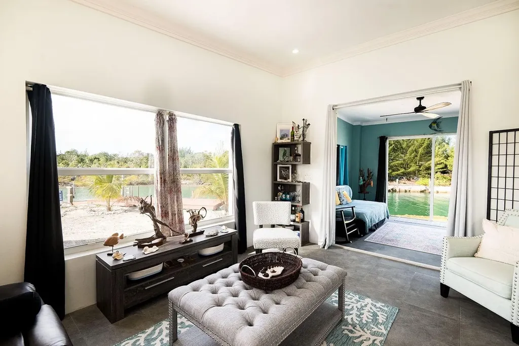 The Little Pearl Abaco BS