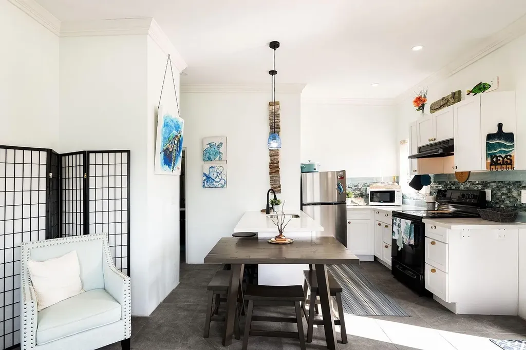 The Little Pearl Abaco BS