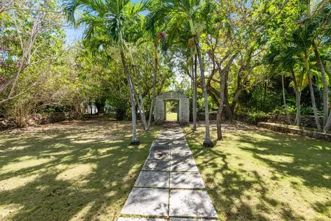 Eastern Road New Providence Paradise Island BS