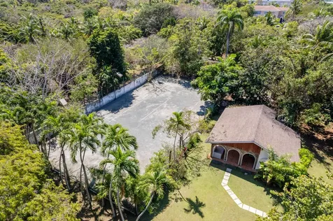 Eastern Road New Providence Paradise Island BS