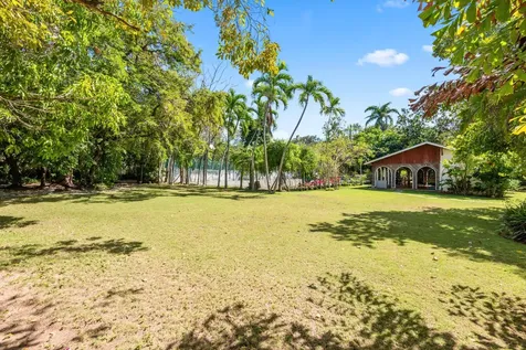 Eastern Road New Providence Paradise Island BS