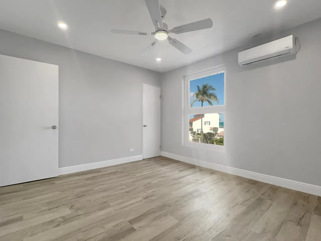 Delaporte Point 20 New Providence Paradise Island BS