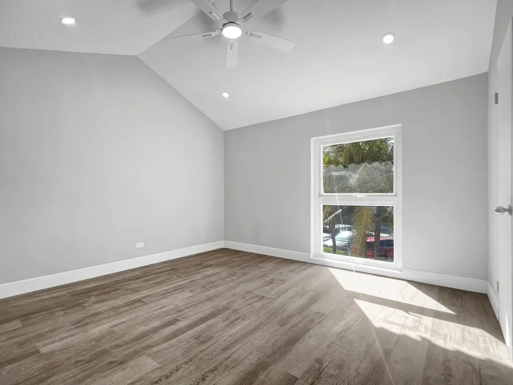 Delaporte Point 20 New Providence Paradise Island BS