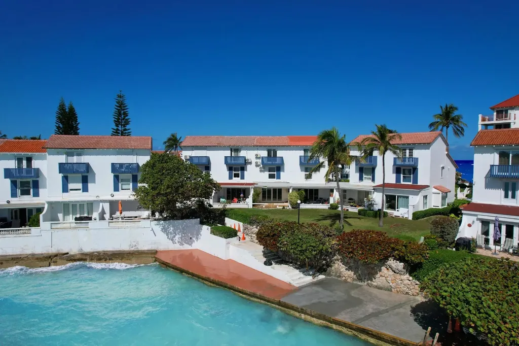 Delaporte Point 20 New Providence Paradise Island BS