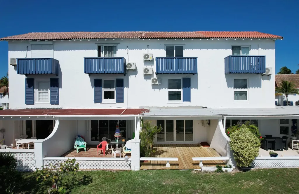 Delaporte Point 20 New Providence Paradise Island BS