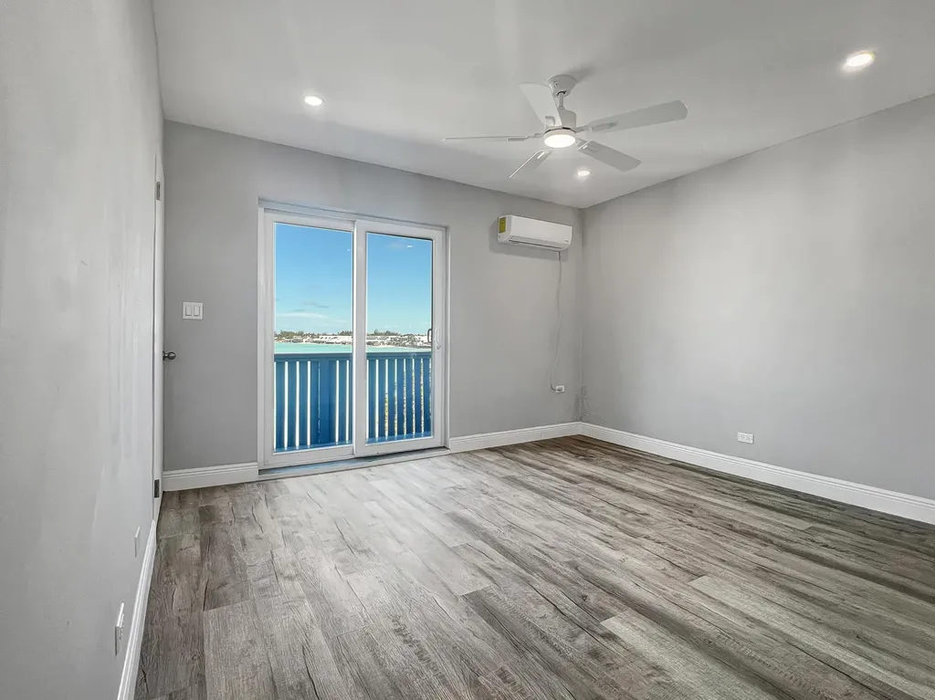 Delaporte Point 20 New Providence Paradise Island BS
