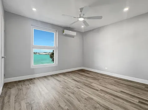 Delaporte Point 20 New Providence Paradise Island BS