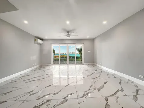 Delaporte Point 20 New Providence Paradise Island BS