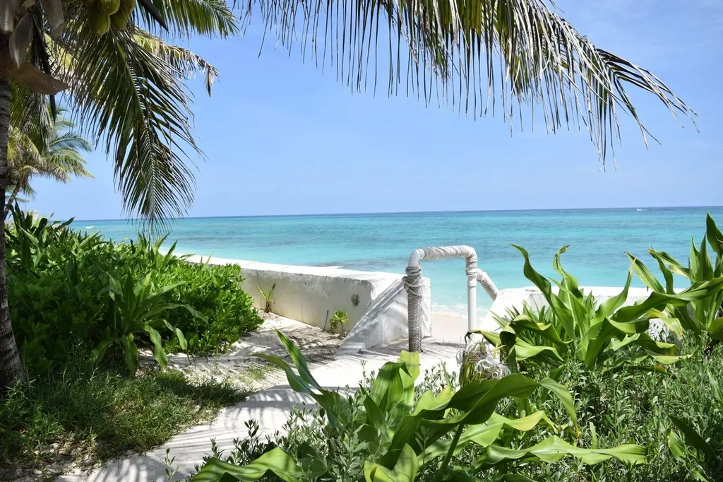 Palms Of Love Beach New Providence Paradise Island BS