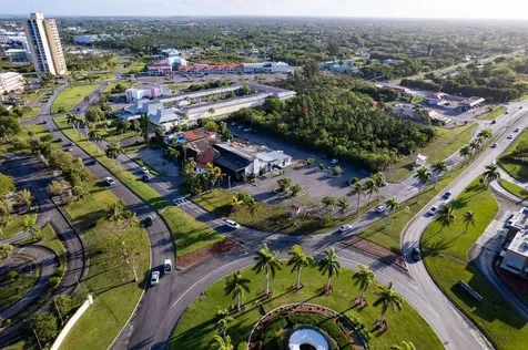 Pub On The Mall Grand Bahama Freeport BS