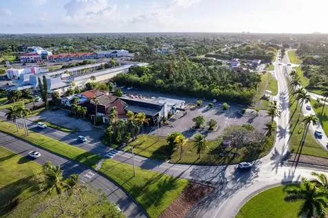 Pub On The Mall Grand Bahama Freeport BS