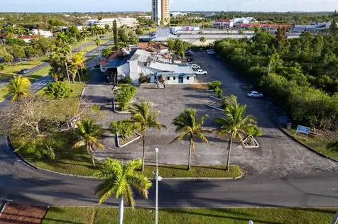 Pub On The Mall Grand Bahama Freeport BS