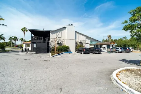 Pub On The Mall Grand Bahama Freeport BS
