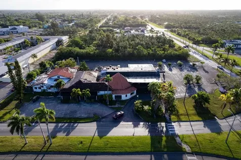 Pub On The Mall Grand Bahama Freeport BS