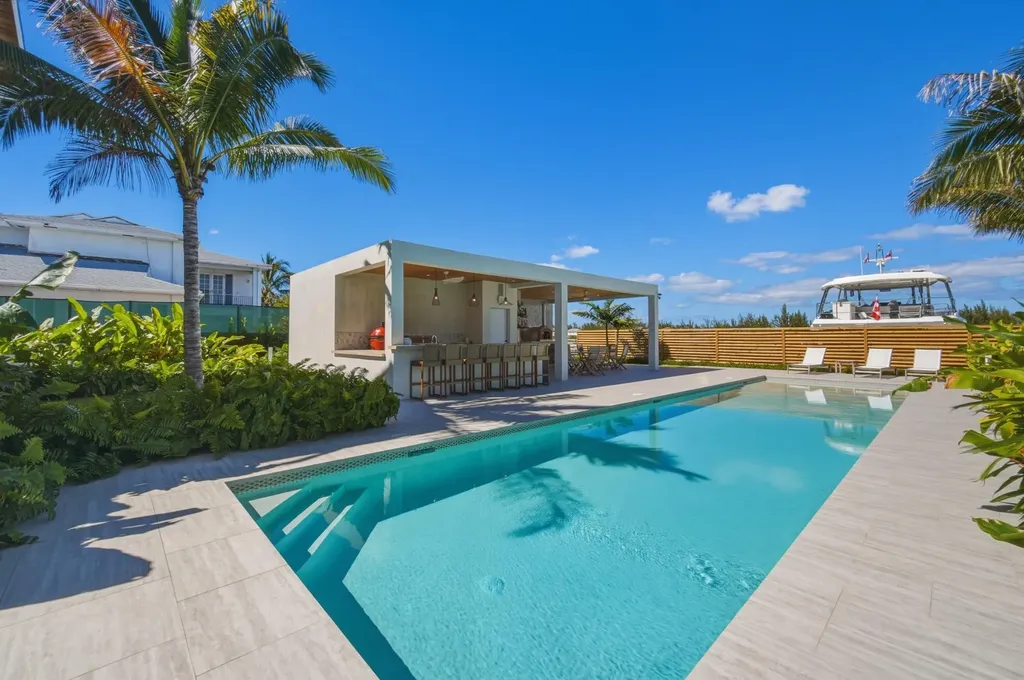Le Canal New Providence Paradise Island BS