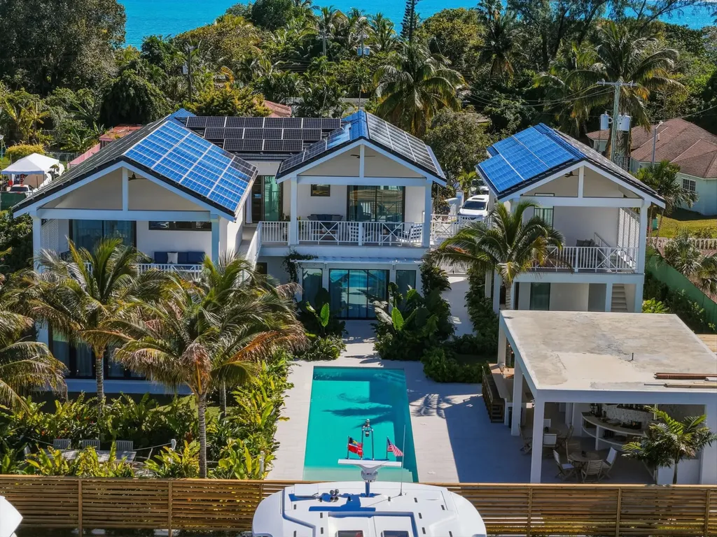 Le Canal New Providence Paradise Island BS