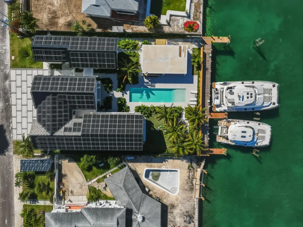 Le Canal New Providence Paradise Island BS