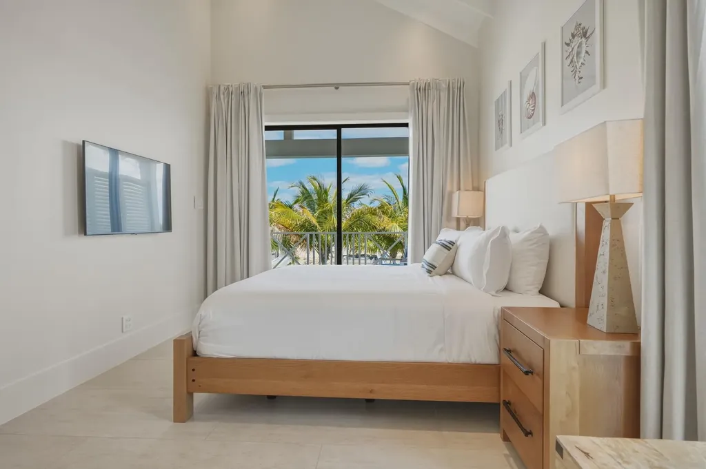 Le Canal New Providence Paradise Island BS