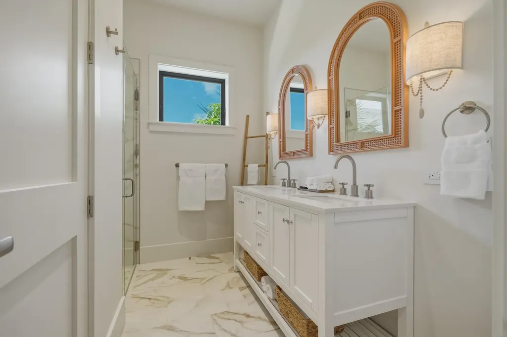Le Canal New Providence Paradise Island BS