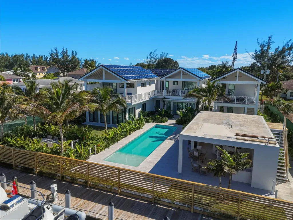 Le Canal New Providence Paradise Island BS