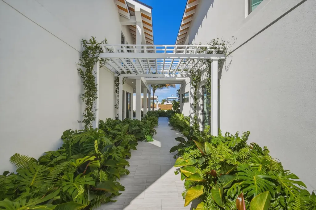 Le Canal New Providence Paradise Island BS
